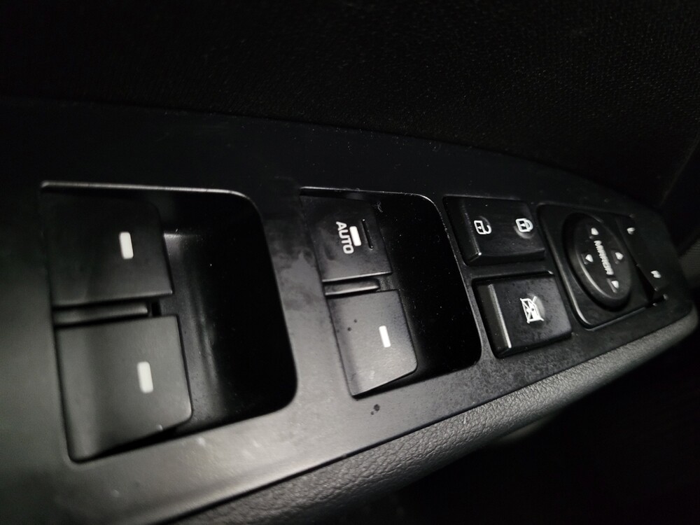 2020 Hyundai Elantra in Reno, NV 89502 - 18088527 27