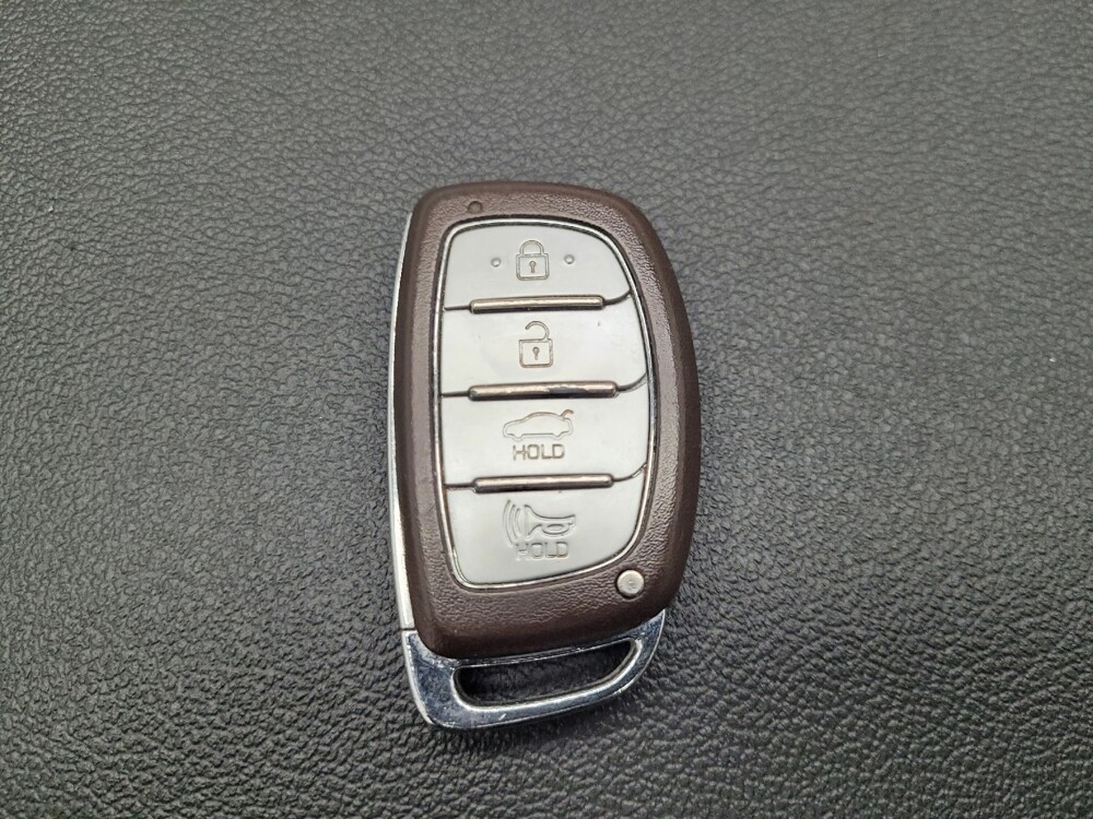 2020 Hyundai Elantra in Reno, NV 89502 - 18088527 32