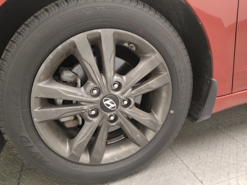 2017 Hyundai Elantra in Orlando, FL 32808 - 18088533 31