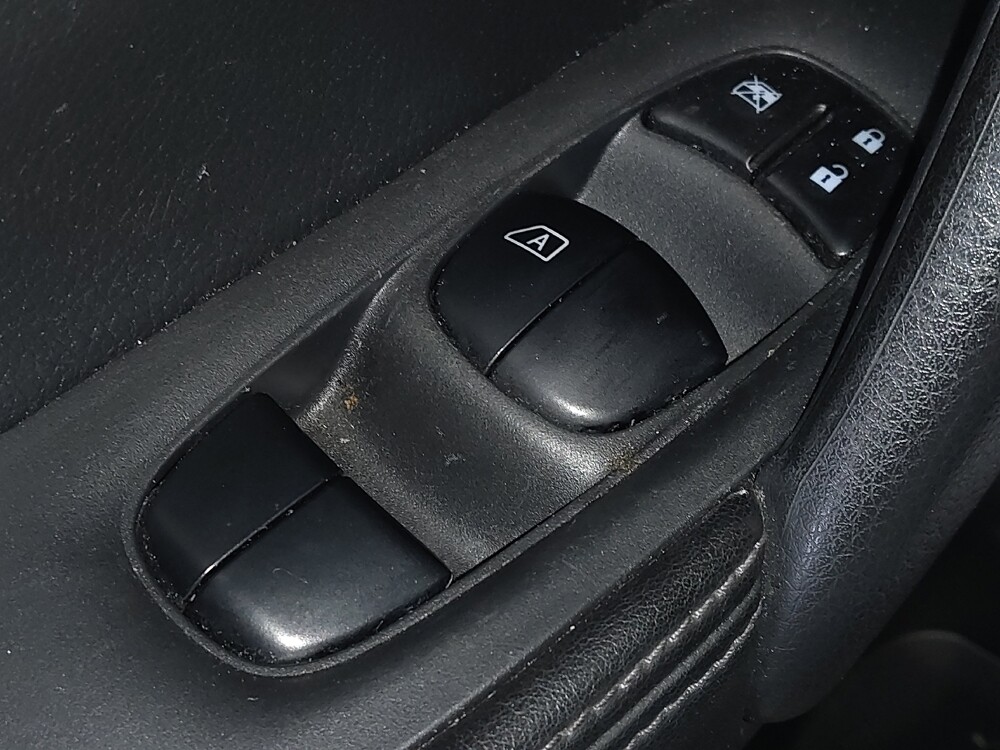 2018 Nissan Rogue Sport in Orlando, FL 32808 - 18088539 27