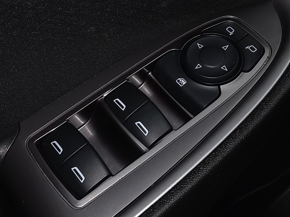 2018 Chevrolet Malibu in Mobile, AL 36606 - 18088542 27