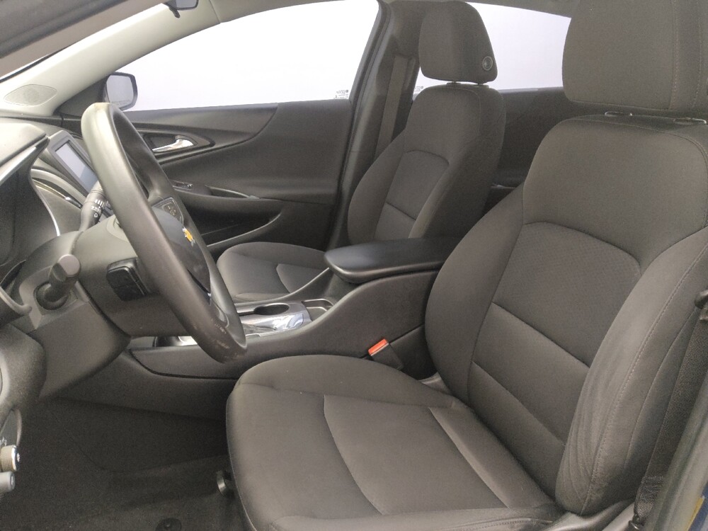 2018 Chevrolet Malibu in Mobile, AL 36606 - 18088542 17