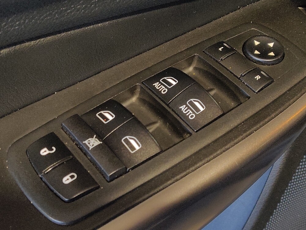 2019 Jeep Cherokee in Kissimmee, FL 34744 - 18088543 27