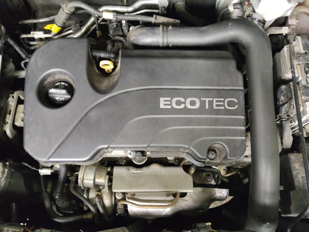 2018 Chevrolet Equinox in Raleigh, NC 27604 - 18088564 30