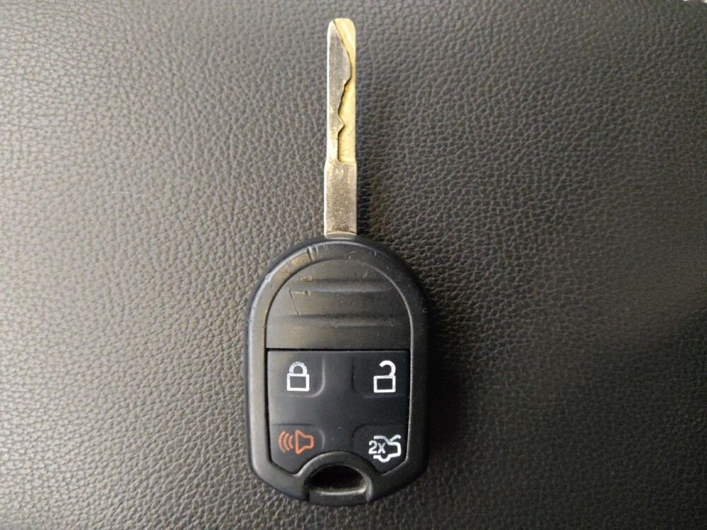 2017 Ford Escape in Houston, TX 77034 - 18088589 32