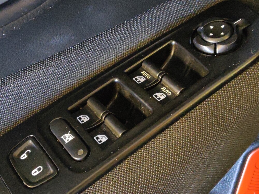 2020 Jeep Renegade in Baton Rouge, LA 70816 - 18088598 27