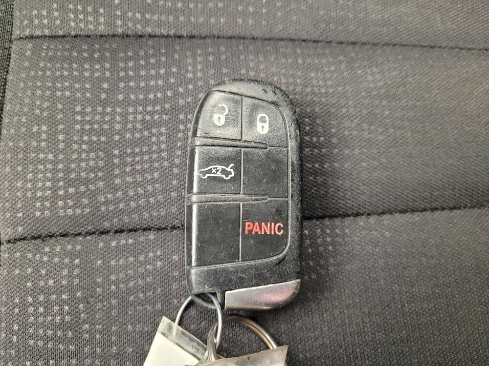 2015 Chrysler 200 in Louisville, KY 40258 - 18088602 32