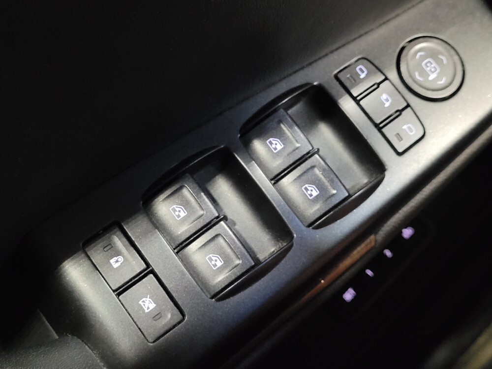 2015 Chevrolet Tahoe in Pittsburgh, PA 15237 - 18088606 27