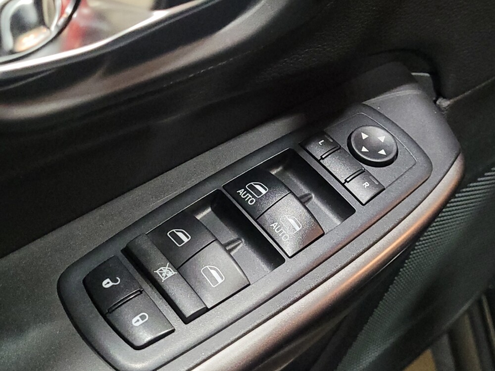 2019 Jeep Cherokee in Pittsburgh, PA 15236 - 18088618 27