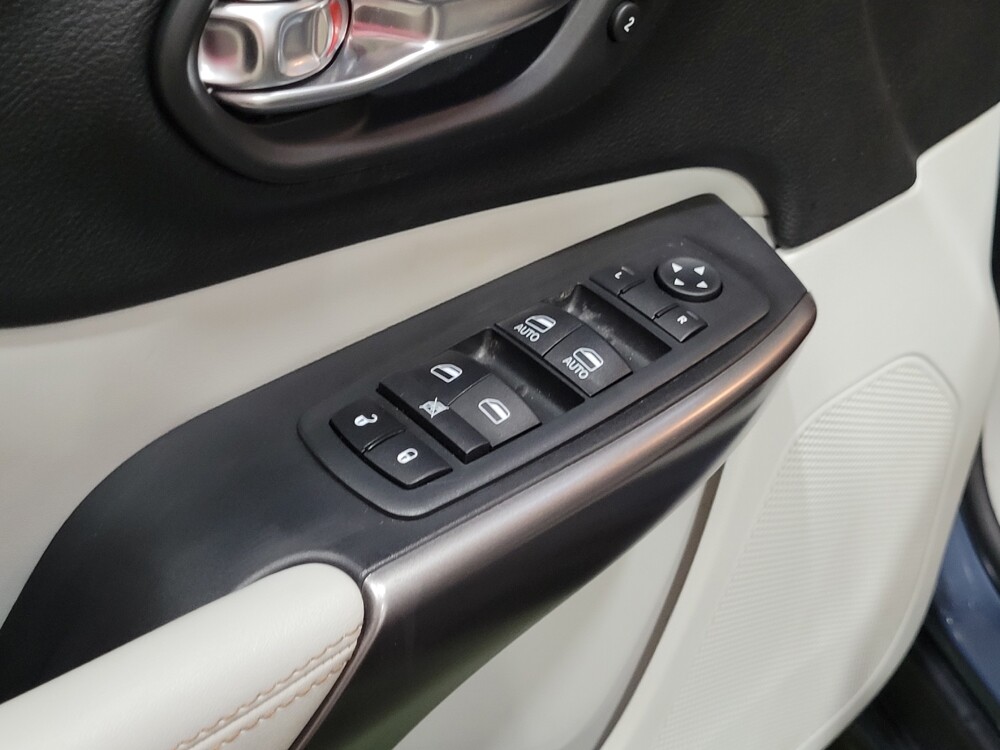 2020 Jeep Cherokee in Williamstown, NJ 8094 - 18088626 27