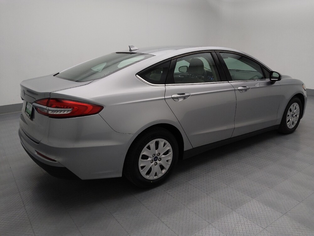 2020 Ford Fusion in St. Louis, MO 63125 - 18088629 10