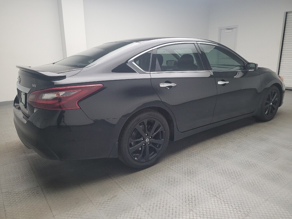 2017 Nissan Altima in Indianapolis, IN 46222 - 18088648 10