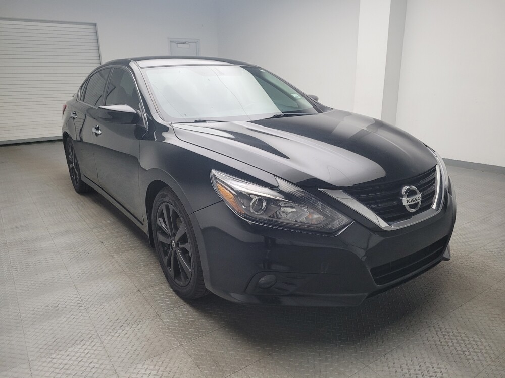 2017 Nissan Altima in Indianapolis, IN 46222 - 18088648 13