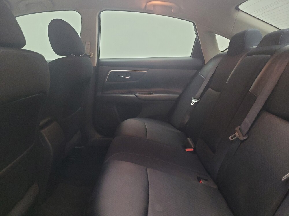 2017 Nissan Altima in Indianapolis, IN 46222 - 18088648 18