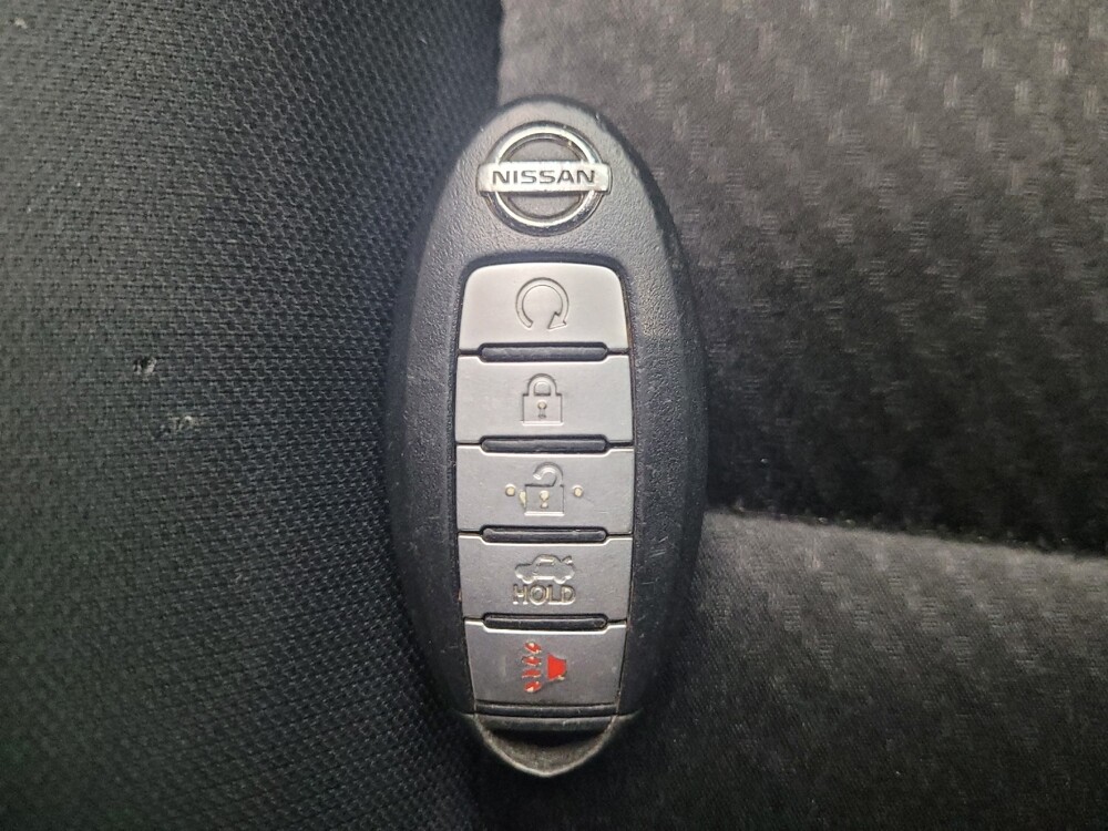 2017 Nissan Altima in Indianapolis, IN 46222 - 18088648 32