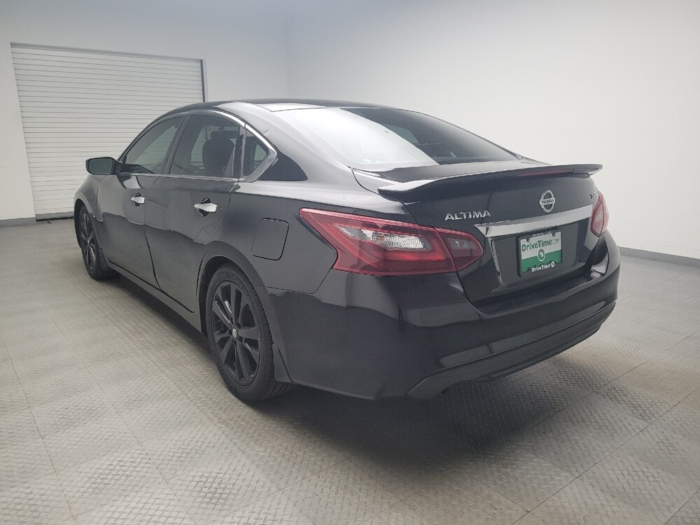2017 Nissan Altima in Indianapolis, IN 46222 - 18088648 5
