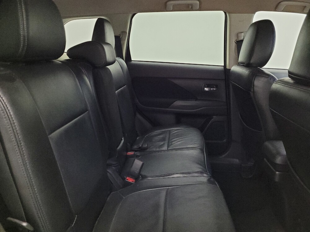2018 Mitsubishi Outlander in Louisville, KY 40258 - 18088682 19