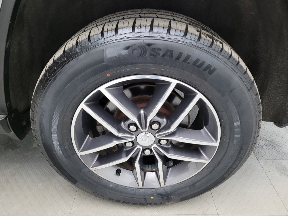 2018 Jeep Grand Cherokee in Louisville, KY 40258 - 18088683 31