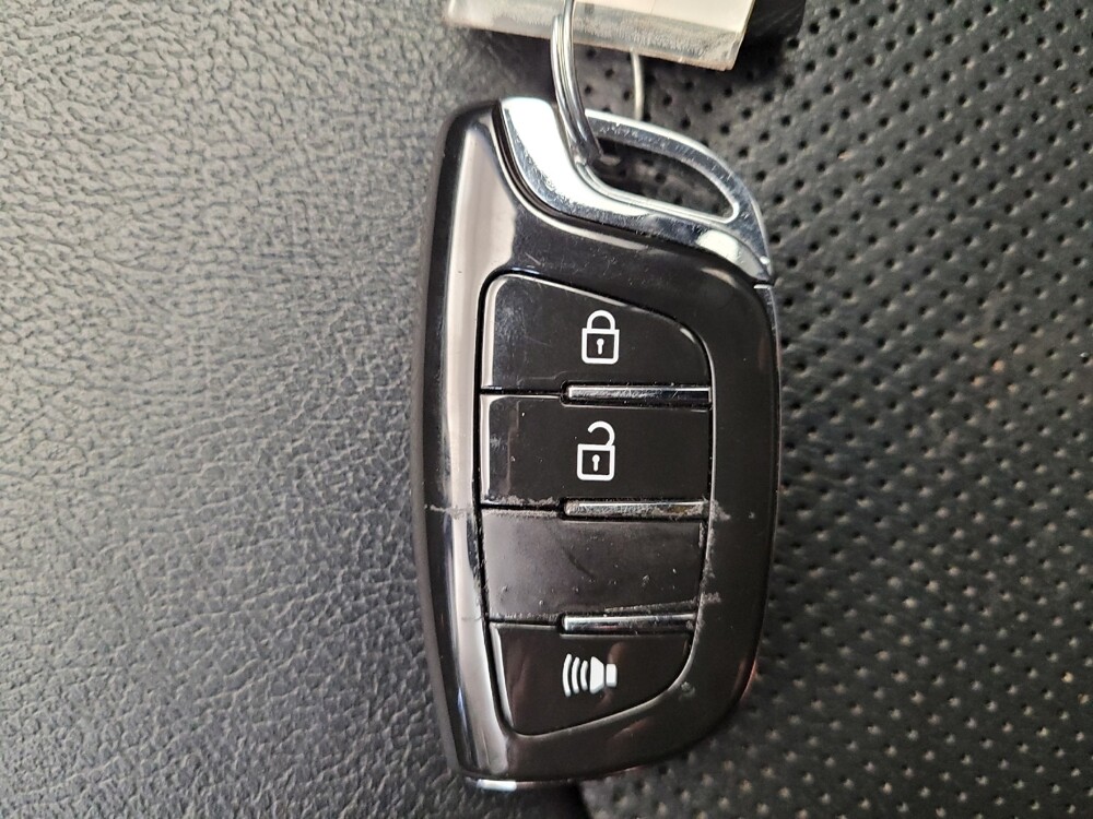 2018 Jeep Compass in Louisville, KY 40258 - 18088686 32