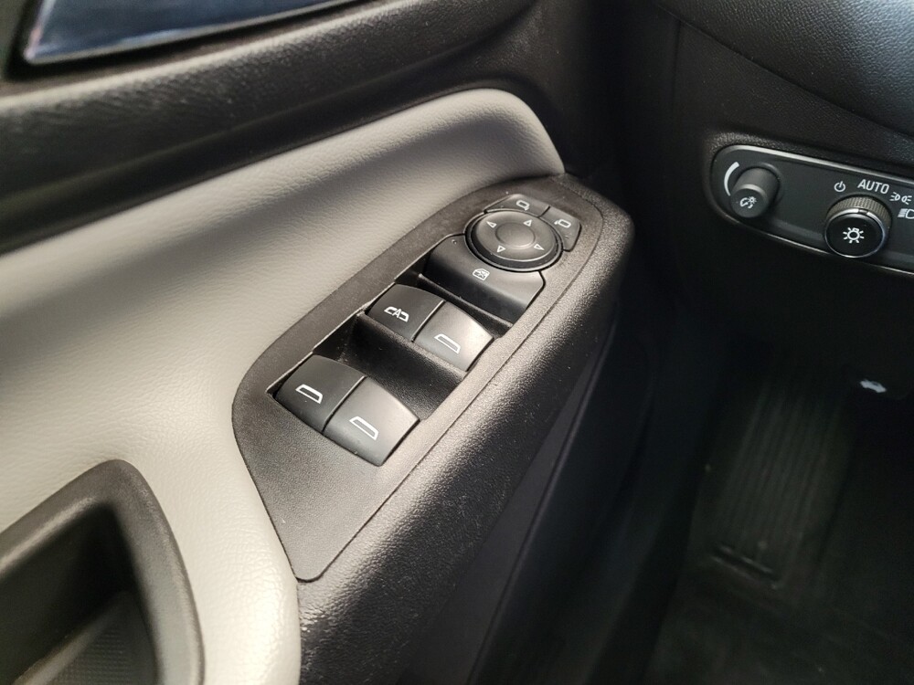 2020 Chevrolet Equinox in Louisville, KY 40258 - 18088689 27