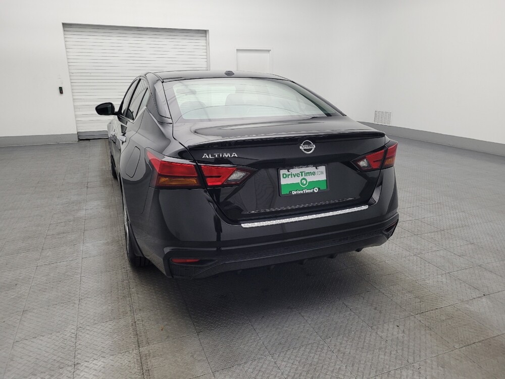 2019 Nissan Altima in Orlando, FL 32808 - 18088691 6