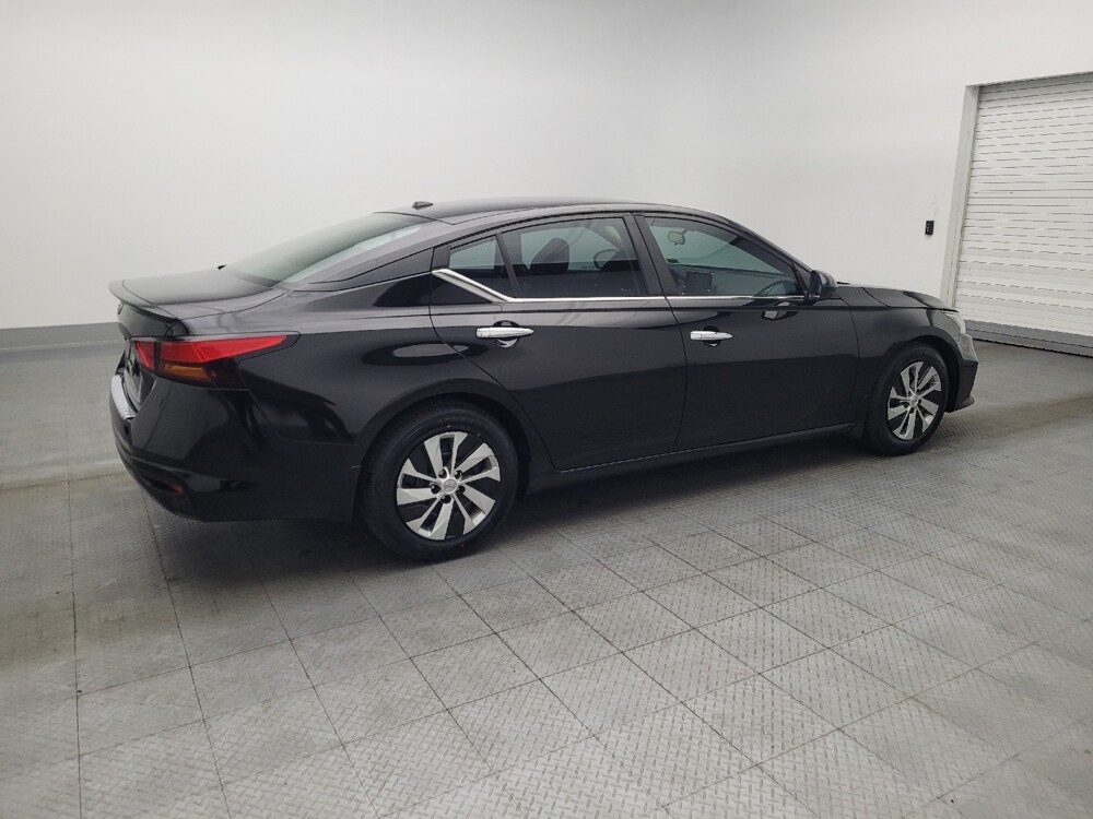 2019 Nissan Altima in Orlando, FL 32808 - 18088691 10