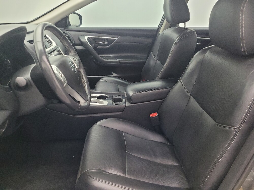 2017 Nissan Altima in Orlando, FL 32808 - 18088693 17