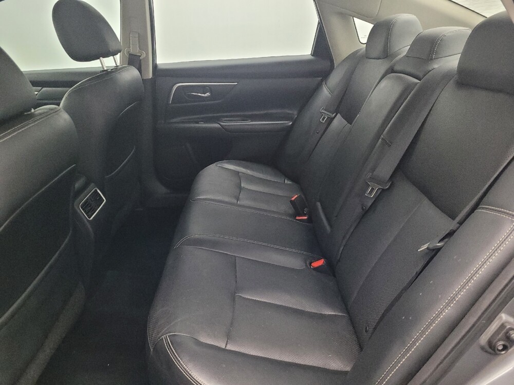 2017 Nissan Altima in Orlando, FL 32808 - 18088693 18