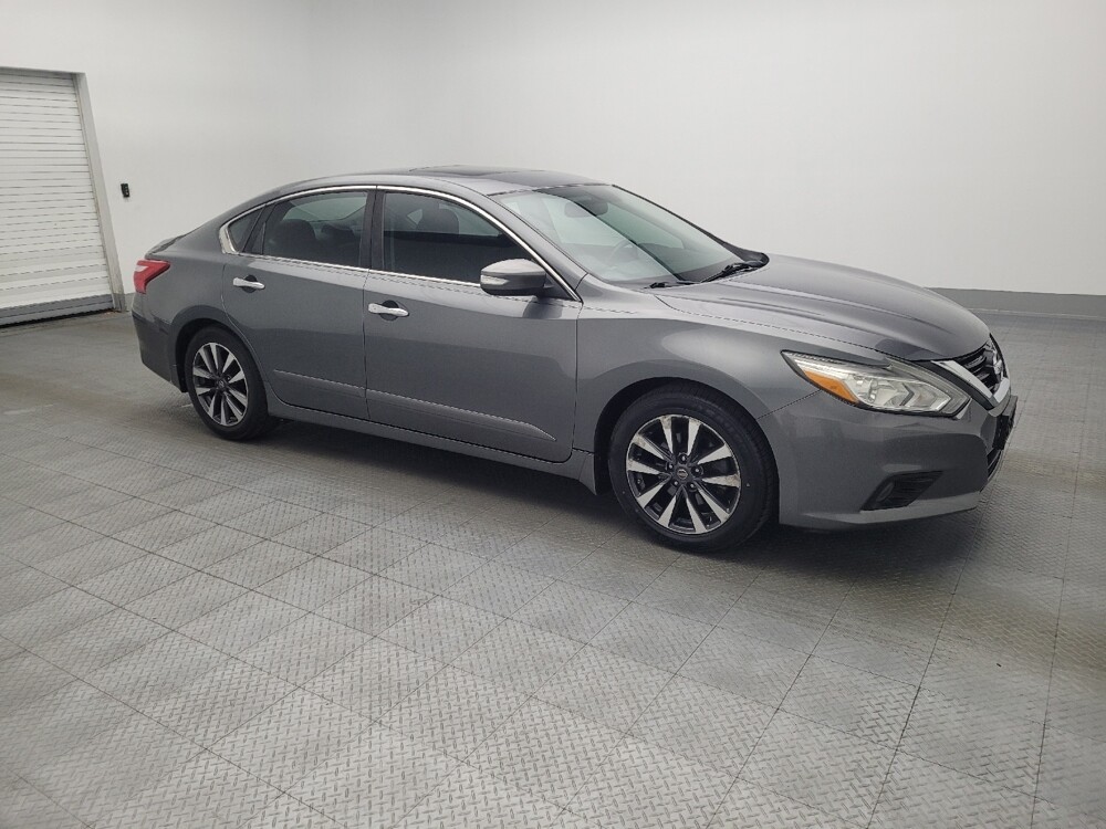 2017 Nissan Altima in Orlando, FL 32808 - 18088693 11