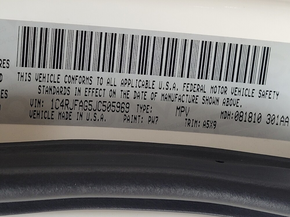2018 Jeep Grand Cherokee in Kissimmee, FL 34744 - 18088704 33