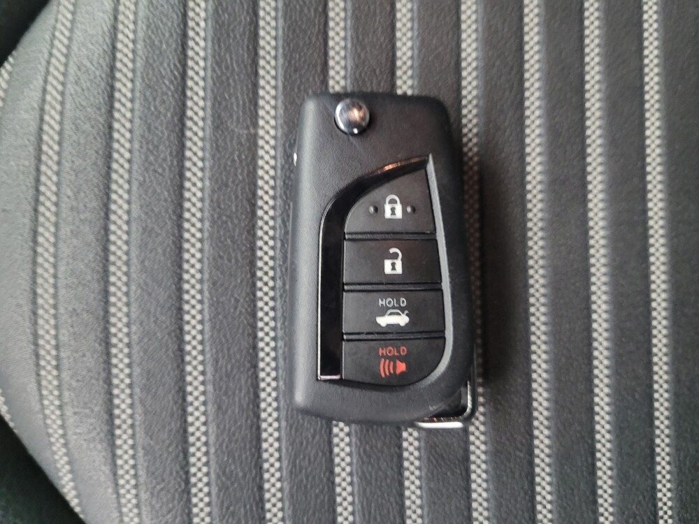 2021 Toyota Camry in Memphis, TN 38115 - 18088720 32