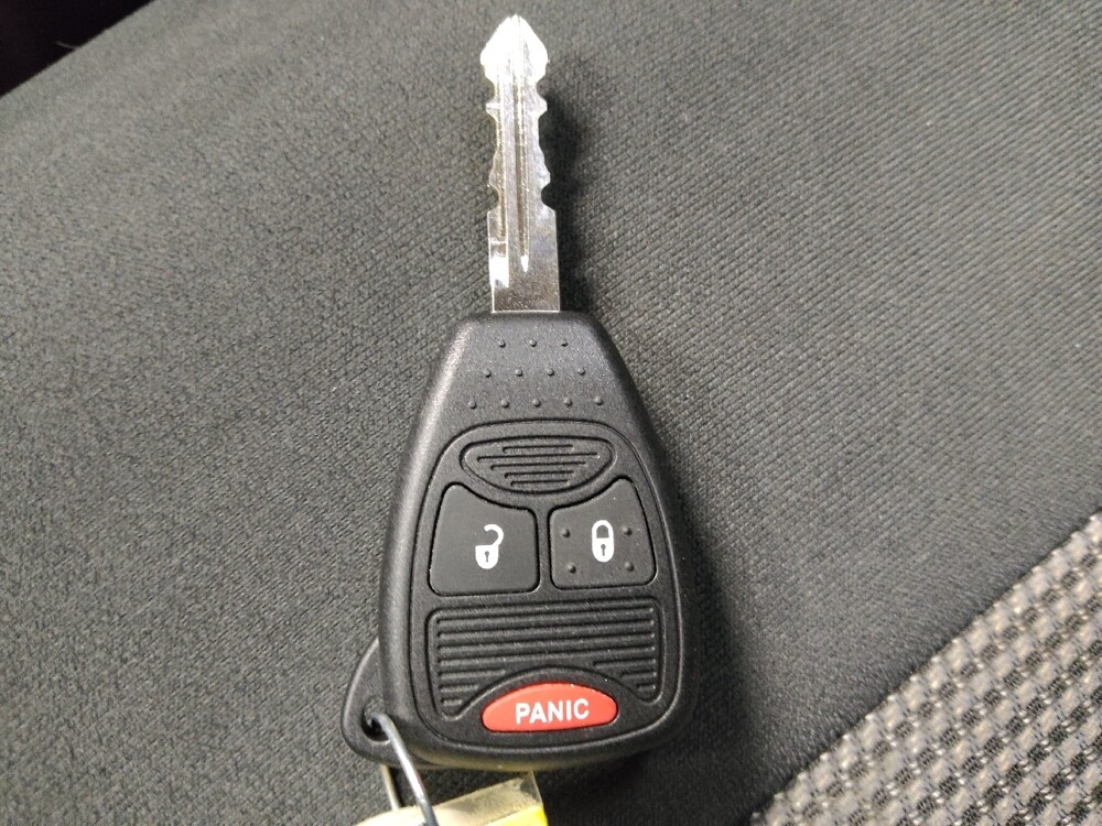 2017 Jeep Compass in Tulsa, OK 74145 - 18088731 32