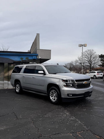 2015 Chevrolet Suburban in Eastpointe, MI 48021 - 18088750 4