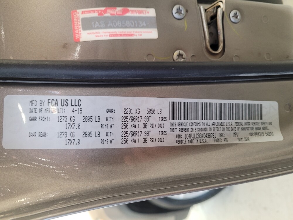 2019 Jeep Cherokee in Riverside, CA 92504 - 18088763 33