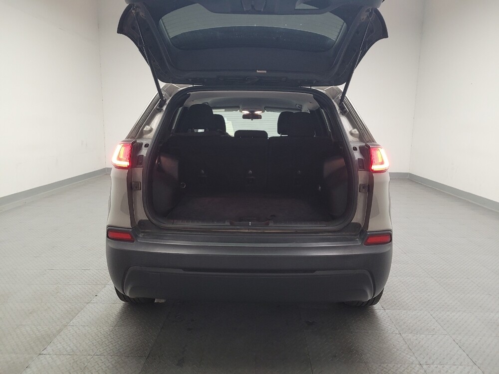 2019 Jeep Cherokee in Riverside, CA 92504 - 18088763 29