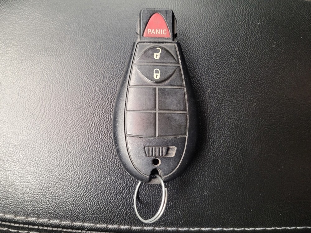 2019 Jeep Cherokee in Riverside, CA 92504 - 18088763 32