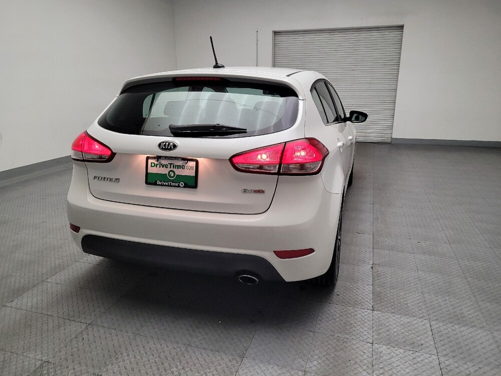 2016 Kia Forte in Riverside, CA 92504 - 18088765 7