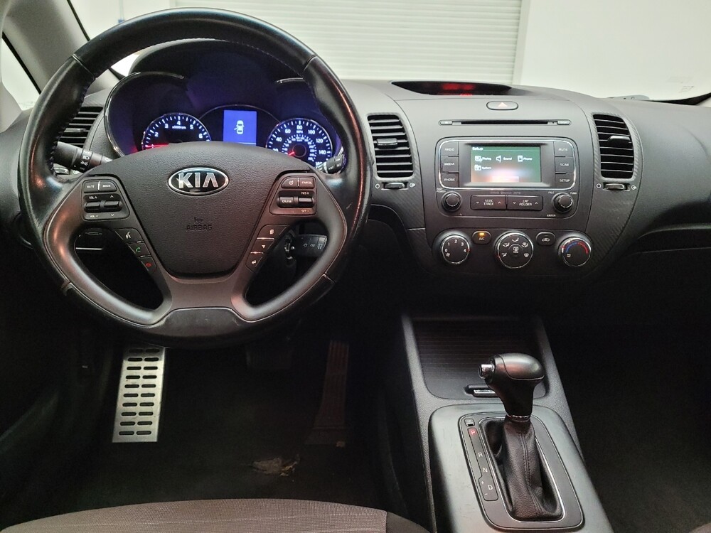 2016 Kia Forte in Riverside, CA 92504 - 18088765 22