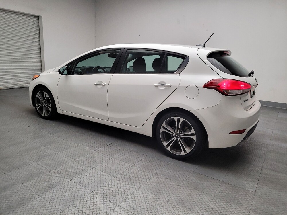 2016 Kia Forte in Riverside, CA 92504 - 18088765 3