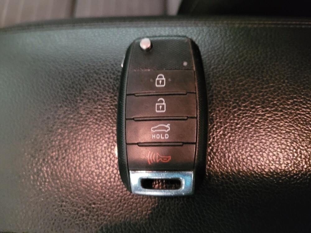 2016 Kia Forte in Riverside, CA 92504 - 18088765 32