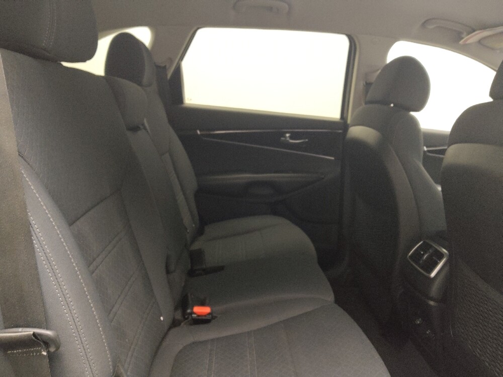 2018 Kia Sorento in Birmingham, AL 35215 - 18088784 19