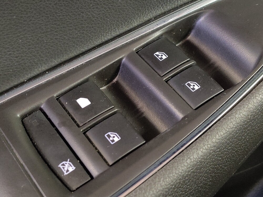 2017 Chevrolet Cruze in Live Oak, TX 78233 - 18088805 27