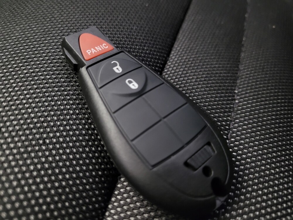 2013 Dodge Challenger in Glendale, AZ 85301 - 18088808 32