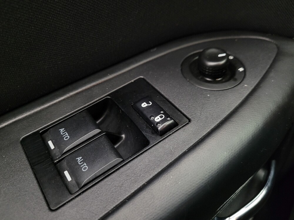 2013 Dodge Challenger in Glendale, AZ 85301 - 18088808 27