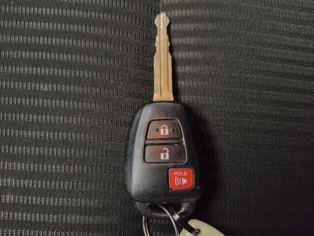 2017 Toyota RAV4 in Tulsa, OK 74145 - 18088813 32