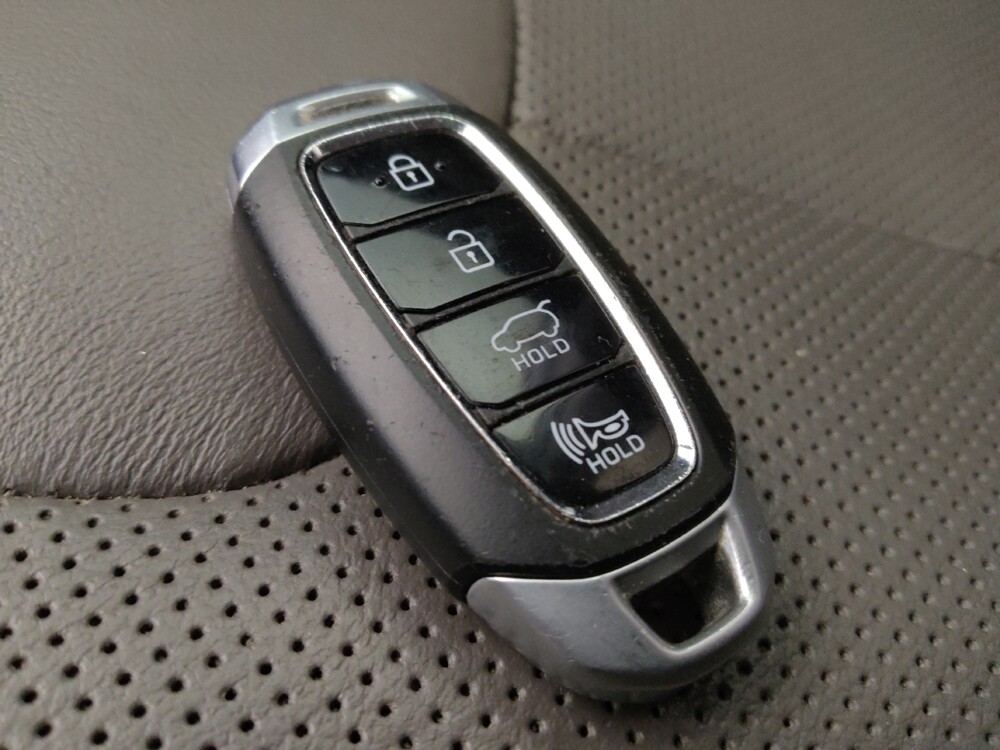 2020 Hyundai Santa Fe in Glendale, AZ 85301 - 18088835 32