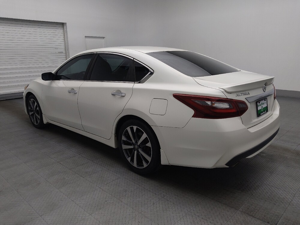 2017 Nissan Altima in Pensacola, FL 32505 - 18088847 3