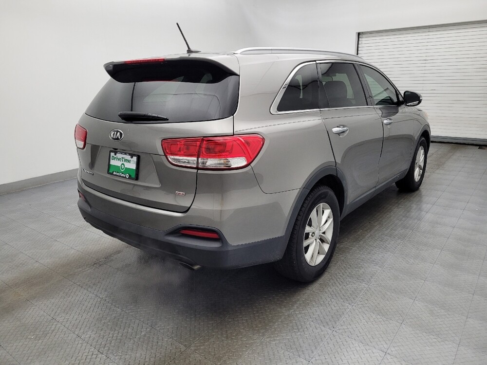 2017 Kia Sorento in Greenville, SC 29607 - 18088886 9