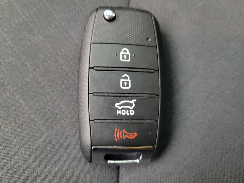 2017 Kia Sorento in Greenville, SC 29607 - 18088886 32