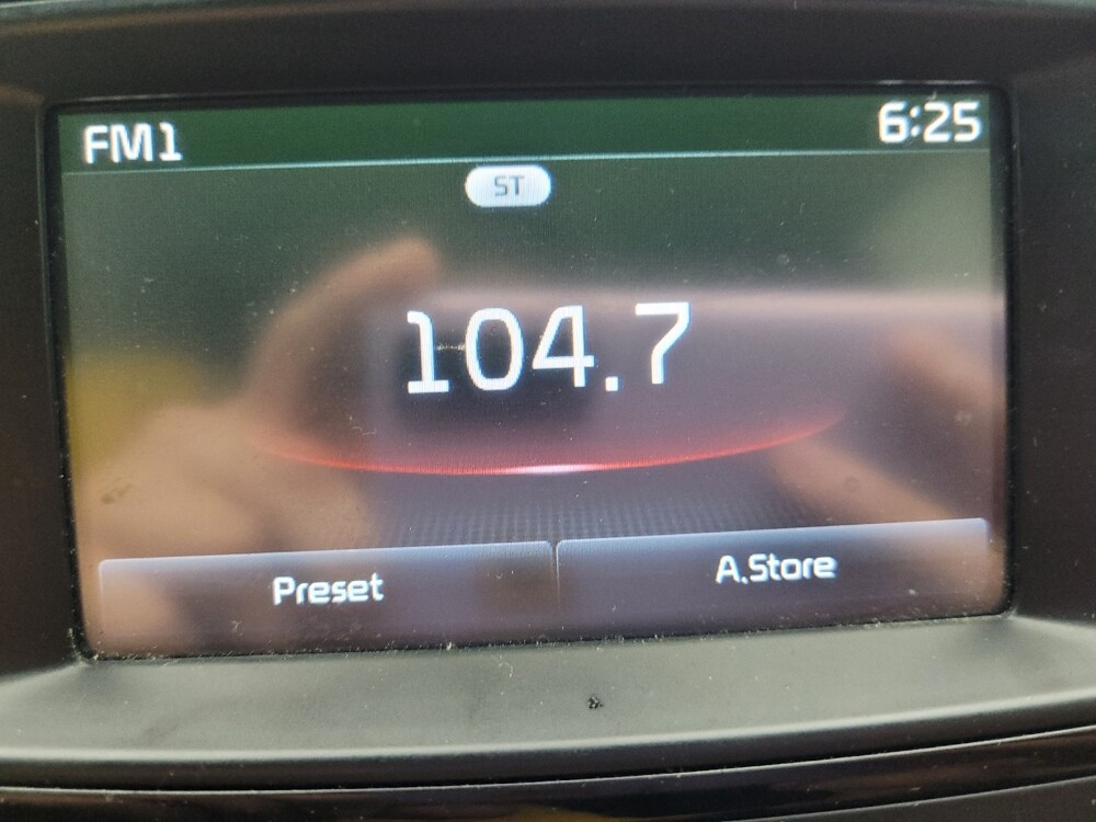 2017 Kia Sorento in Greenville, SC 29607 - 18088886 25